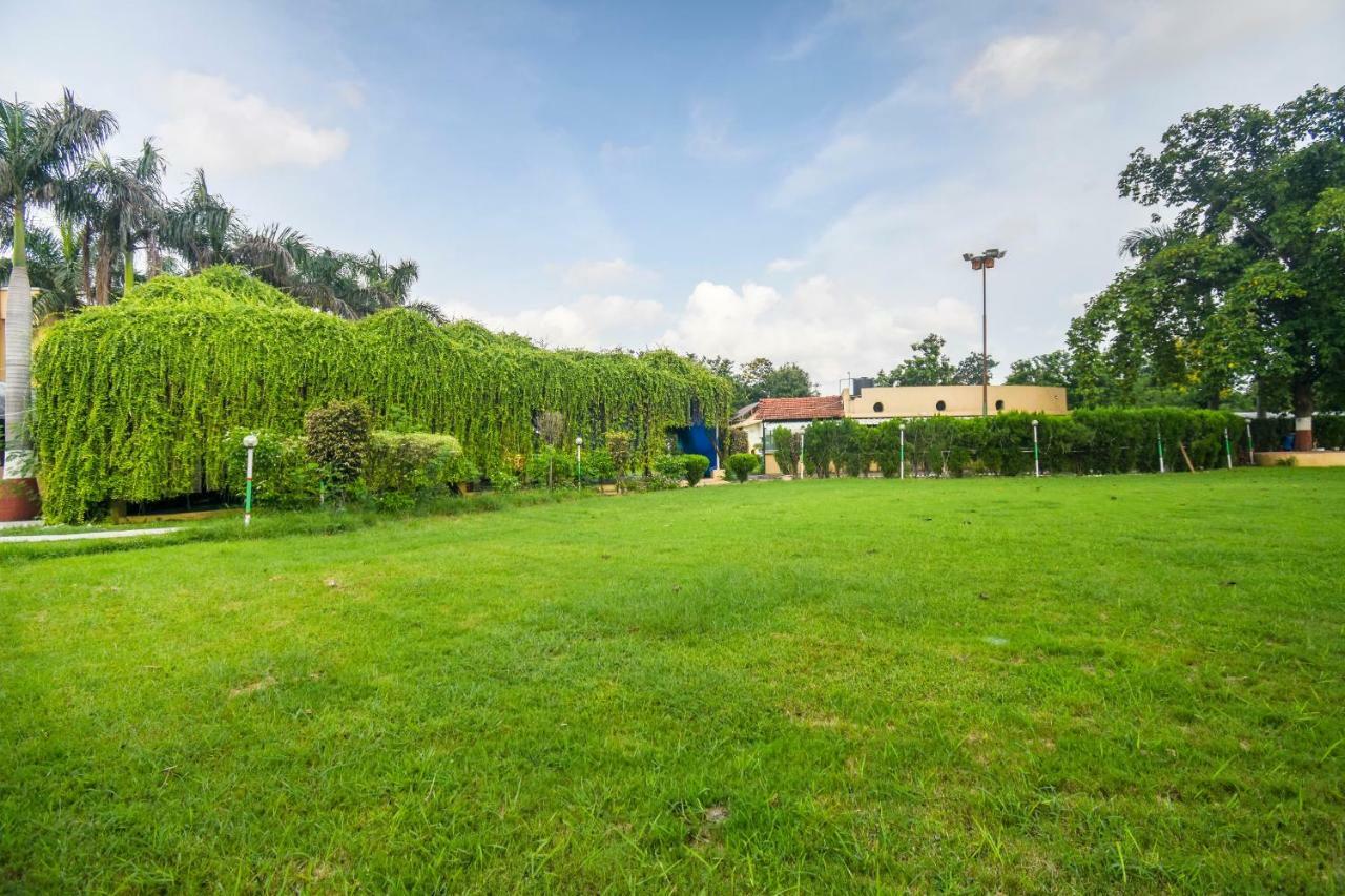 Oyo 47464 Hotel The Country Club Bilāspur 外观 照片