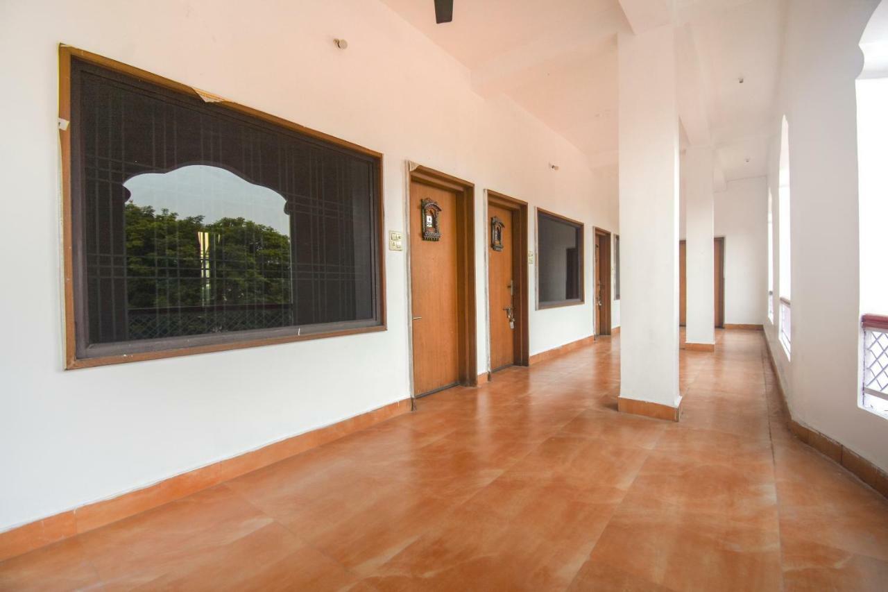Oyo 47464 Hotel The Country Club Bilāspur 外观 照片