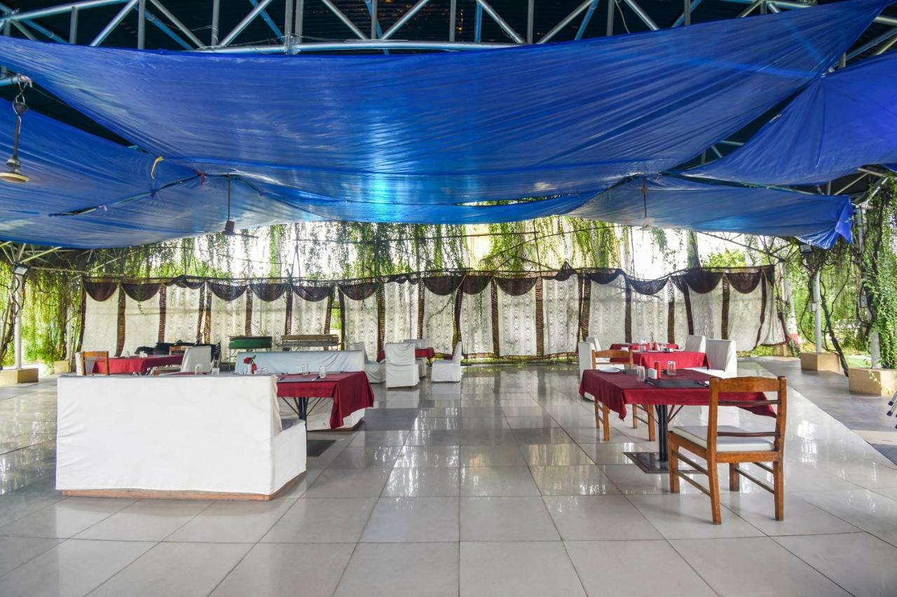 Oyo 47464 Hotel The Country Club Bilāspur 外观 照片