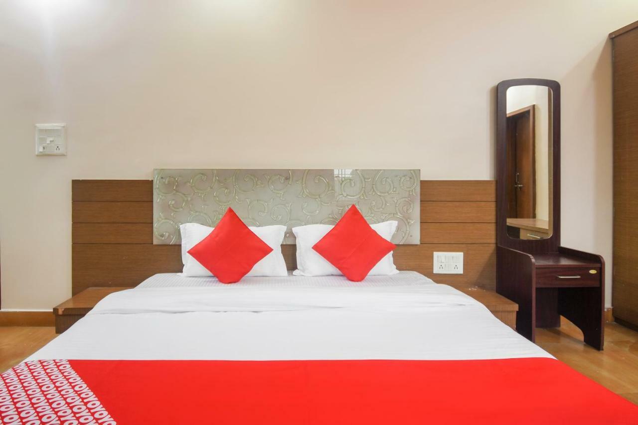 Oyo 47464 Hotel The Country Club Bilāspur 外观 照片