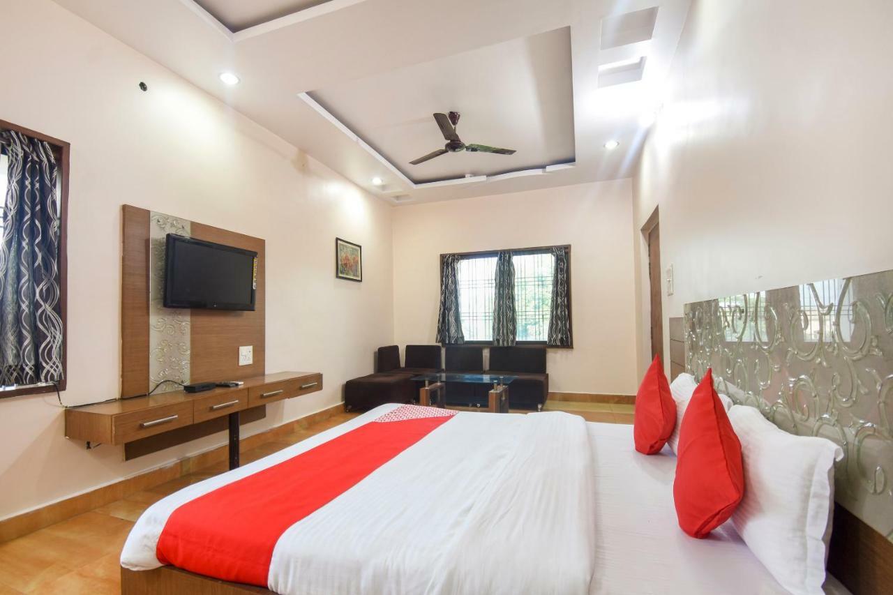 Oyo 47464 Hotel The Country Club Bilāspur 外观 照片